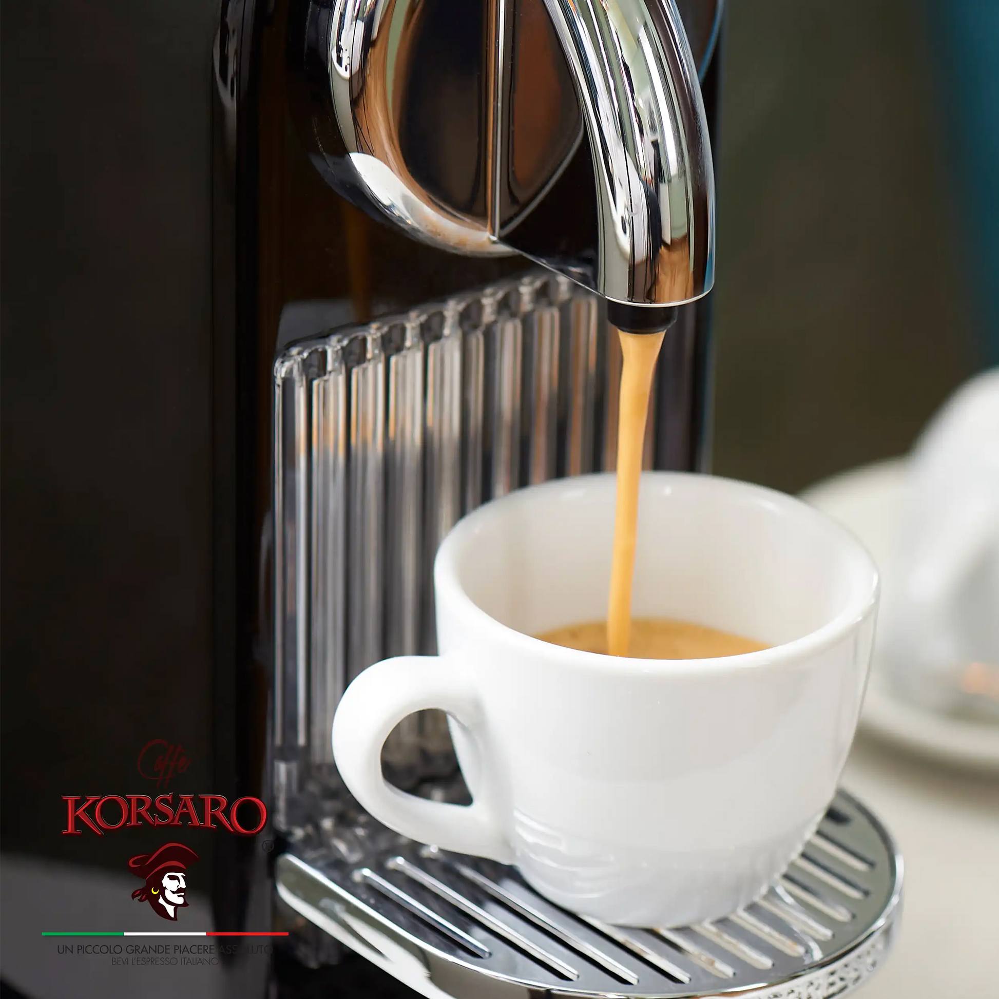 Erogazione caffè espresso dalle cialde ESE 44 Korsaro con macchina da caffè